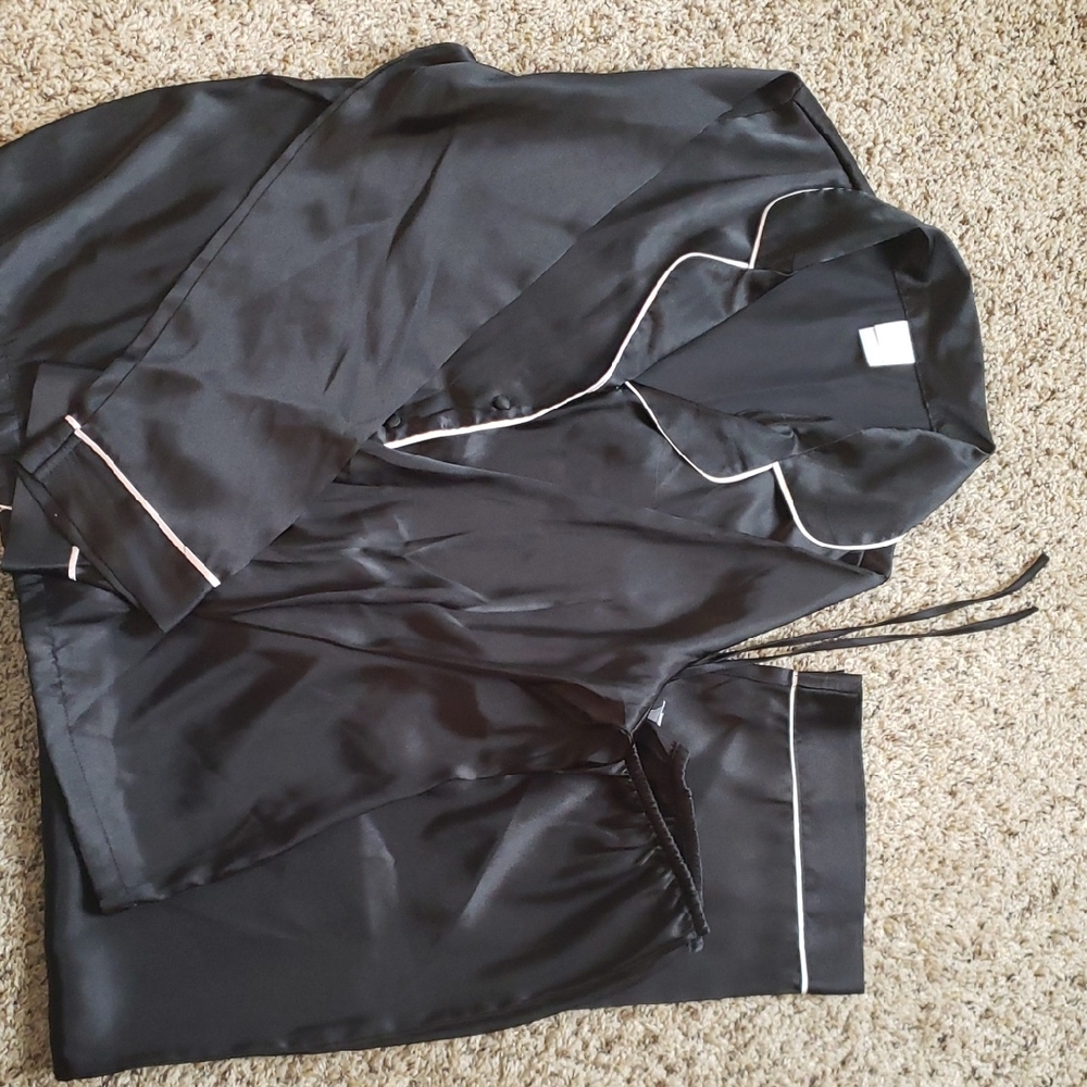 Gilligan & O'Malley Black Satin Sleepwear Set